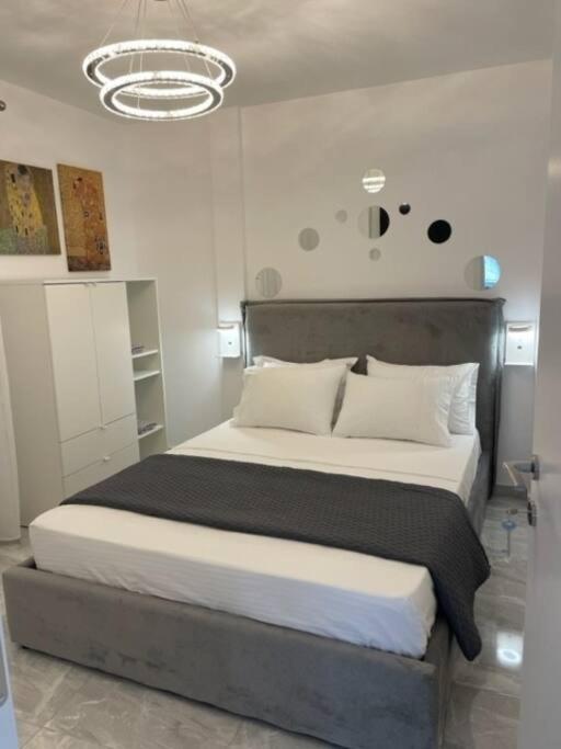 Flowery Penthouse In City Centre Of Солун Екстериор снимка